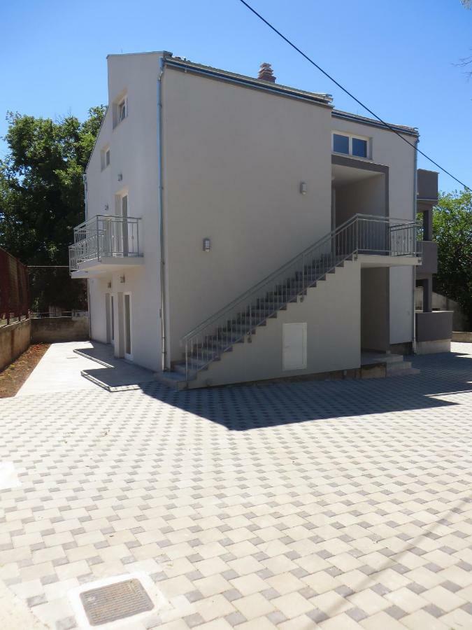 ביוגראד נה מורו Luka Apartments מראה חיצוני תמונה