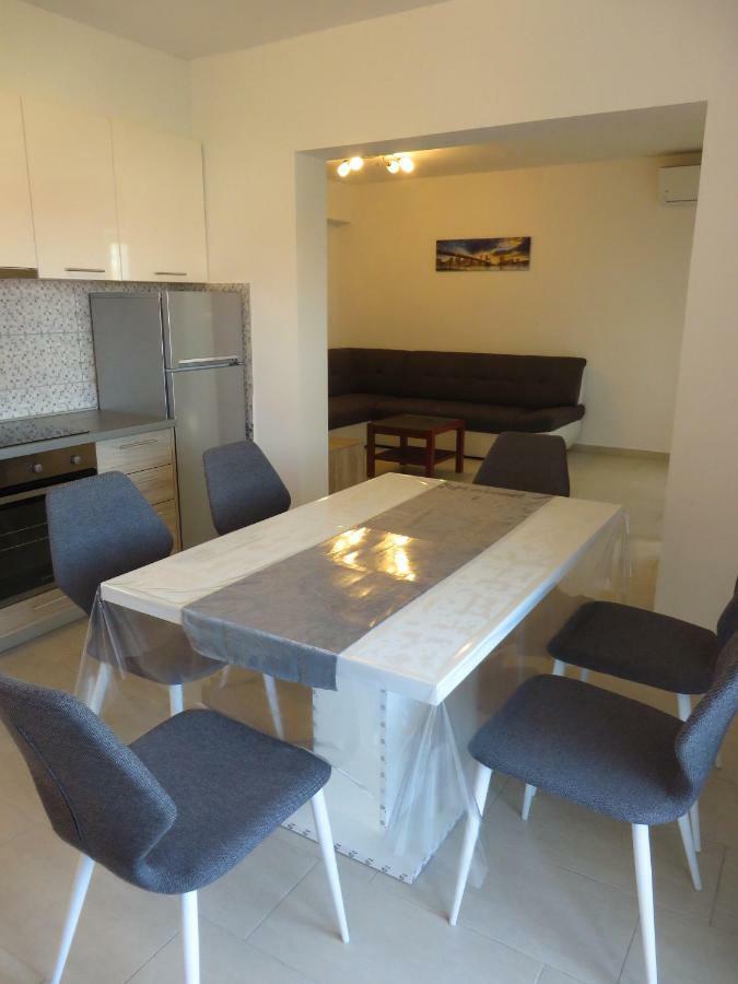 ביוגראד נה מורו Luka Apartments מראה חיצוני תמונה