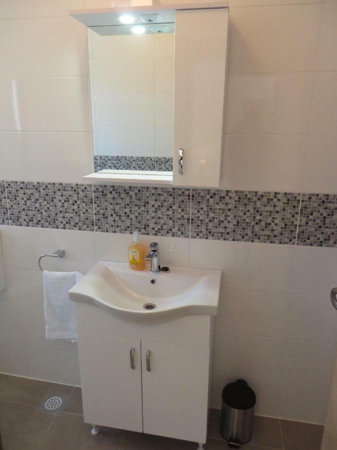 ביוגראד נה מורו Luka Apartments מראה חיצוני תמונה